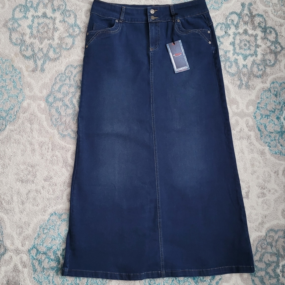 Neways Navy blue stretchy long denim skirt Size 10 NWT